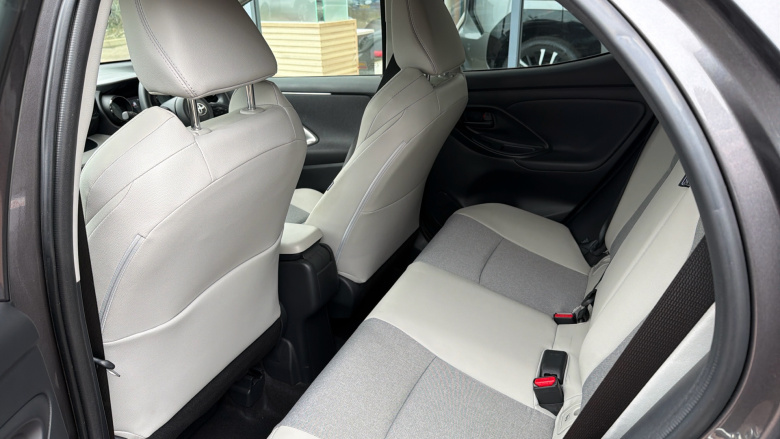 Toyota Yaris 1.5 Hybrid Excel 5dr CVT Hybrid Hatchback